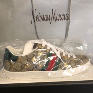 gg canvas bee sneakers